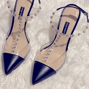 Black and clear stud pump